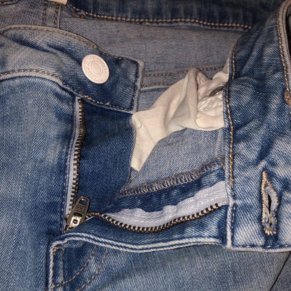 Distressed Jeans - Picture 3 of 4